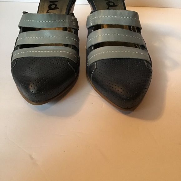 Fidji- Ankle Strap Pump - Picture 4 of 12